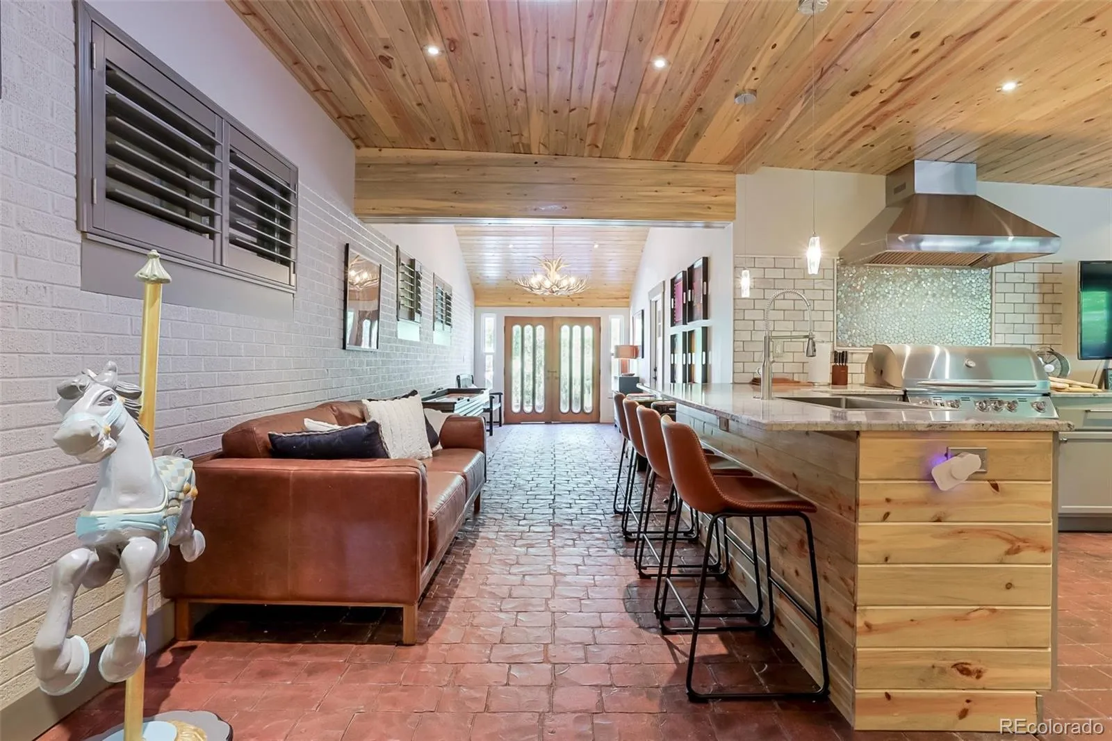 04252026011135 1600 30