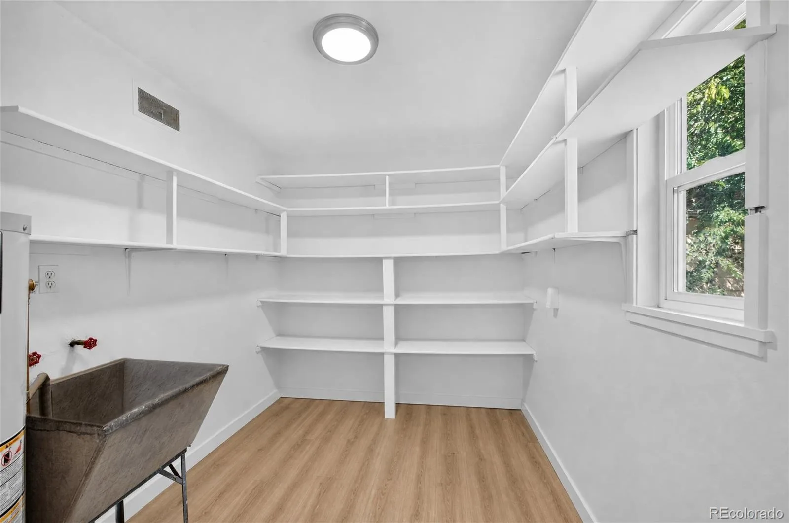 1160 Vaughn Street Aurora CO 80011 | MLS #REC5765764 08212026222820 1600 21