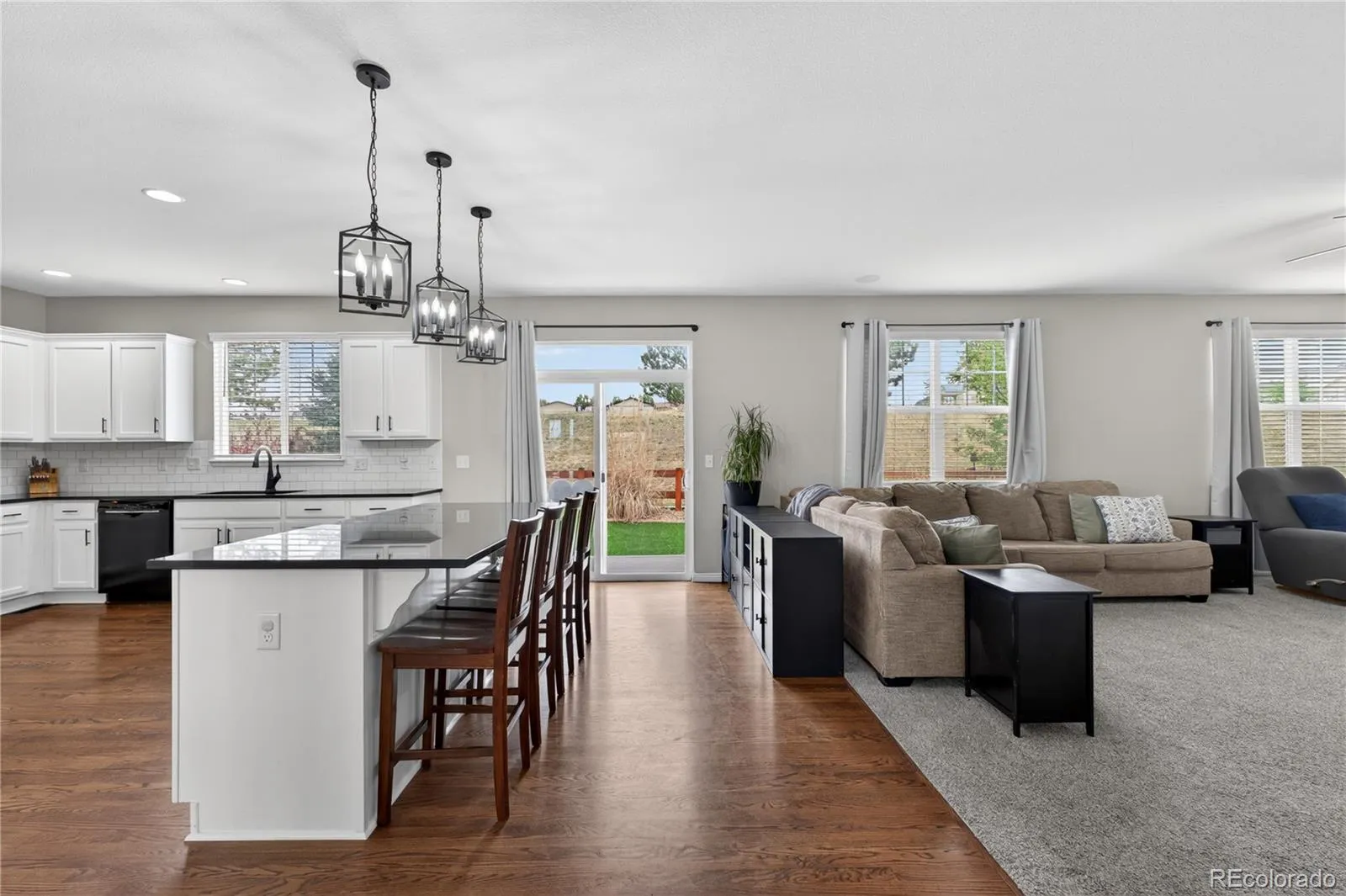 5241 S Eaton Park Way Aurora CO 80016 MLS #REC5769269 04202026210933 1600 13