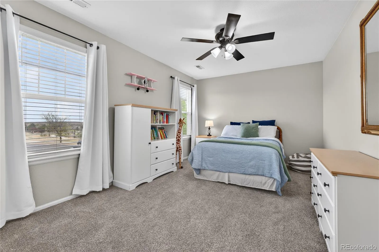 5241 S Eaton Park Way Aurora CO 80016 MLS #REC5769269 04202026210933 1600 33