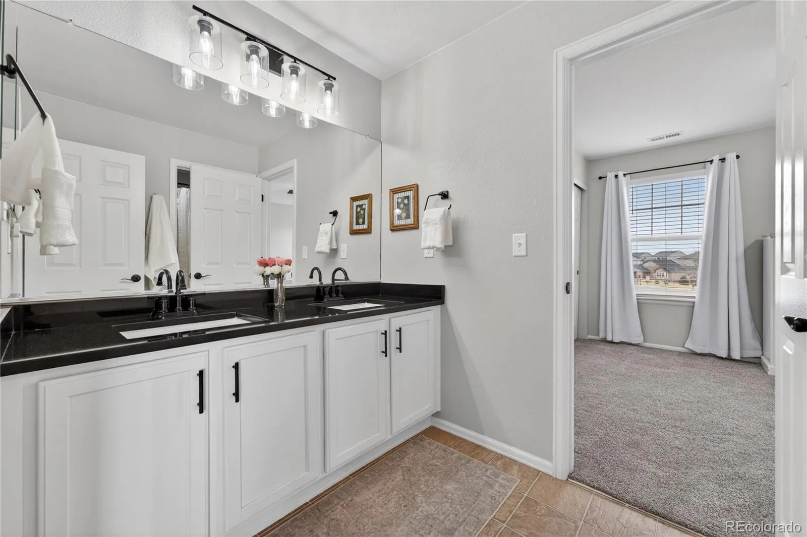 5241 S Eaton Park Way Aurora CO 80016 MLS #REC5769269 04202026210933 1600 34
