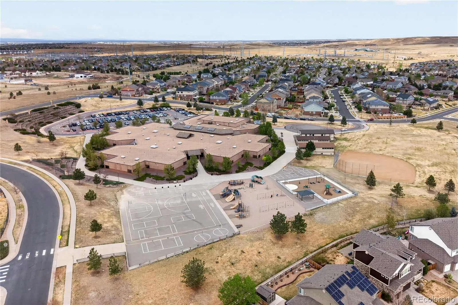 5241 S Eaton Park Way Aurora CO 80016 MLS #REC5769269 04202026210933 1600 47