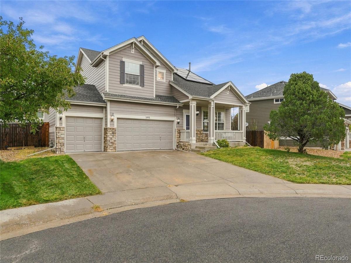 3903 S Quemoy Way Aurora CO 80018 | MLS #REC5772416 MLS #REC5772416 image #0
