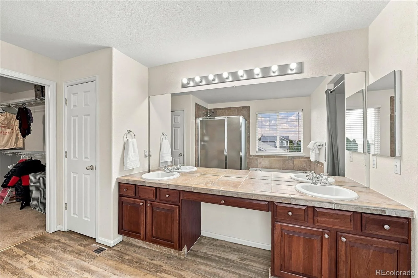 3903 S Quemoy Way Aurora CO 80018 | MLS #REC5772416 09262026195027 1600 21