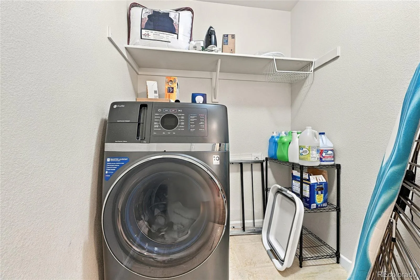 3903 S Quemoy Way Aurora CO 80018 | MLS #REC5772416 09262026195027 1600 28