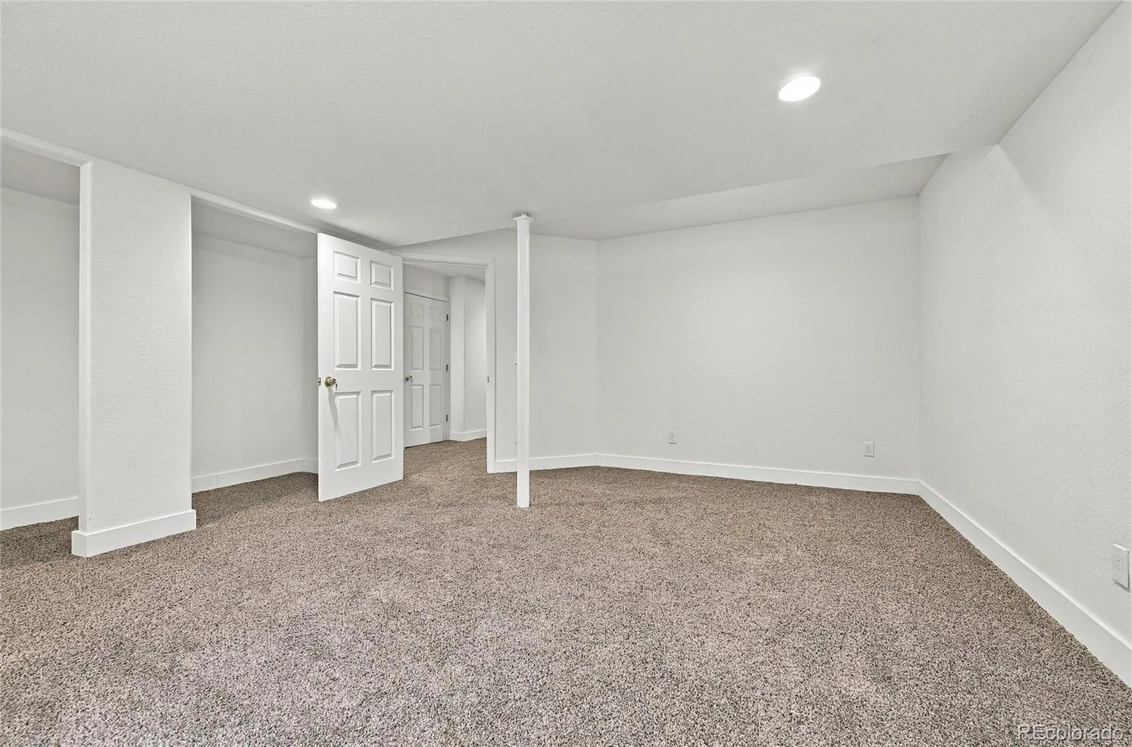 3903 S Quemoy Way Aurora CO 80018 | MLS #REC5772416 09262026195027 1600 33