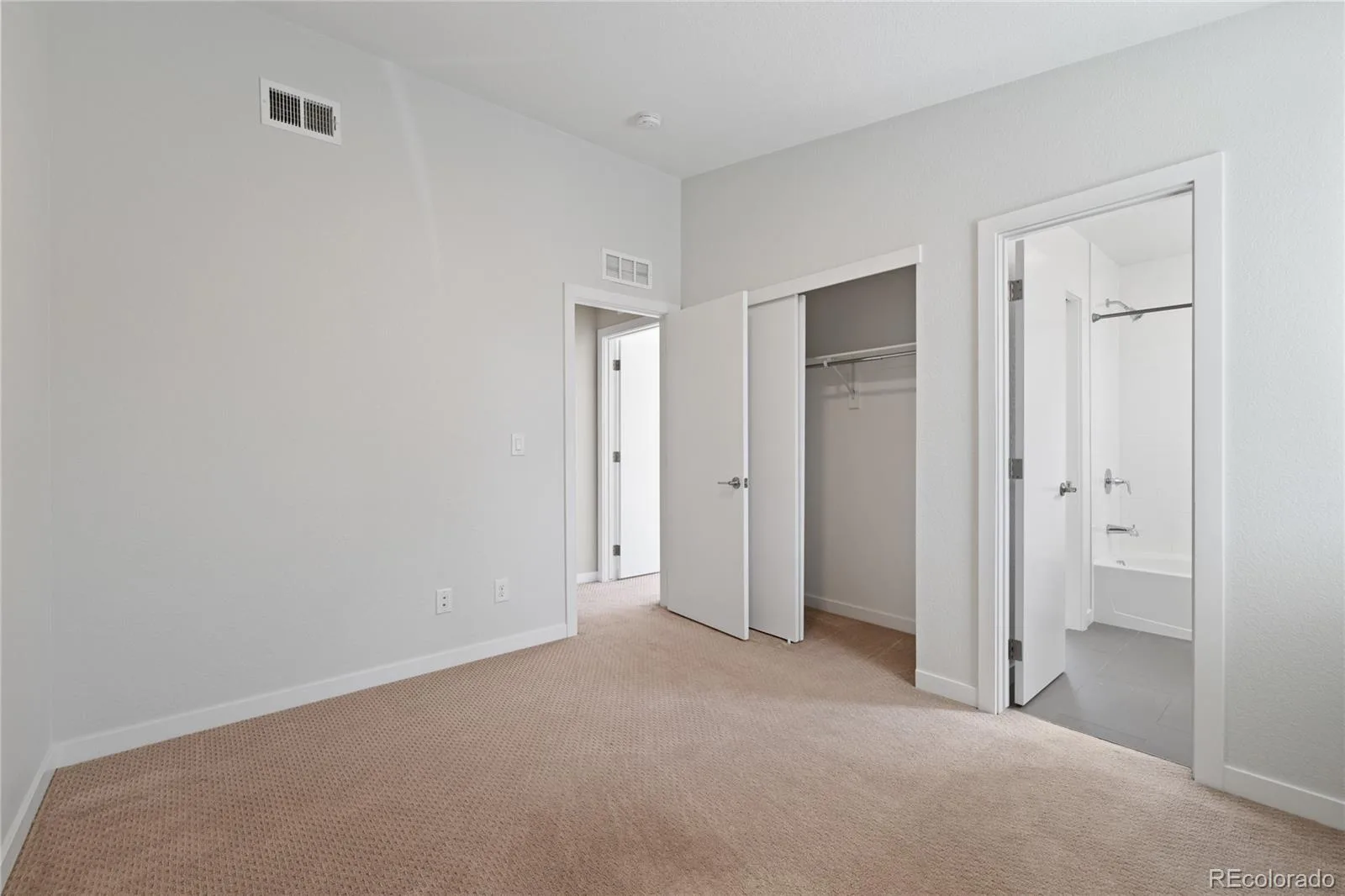 2953 S Delaware Street Englewood CO 80110 | MLS #REC5776769 09252026011414 1600 27
