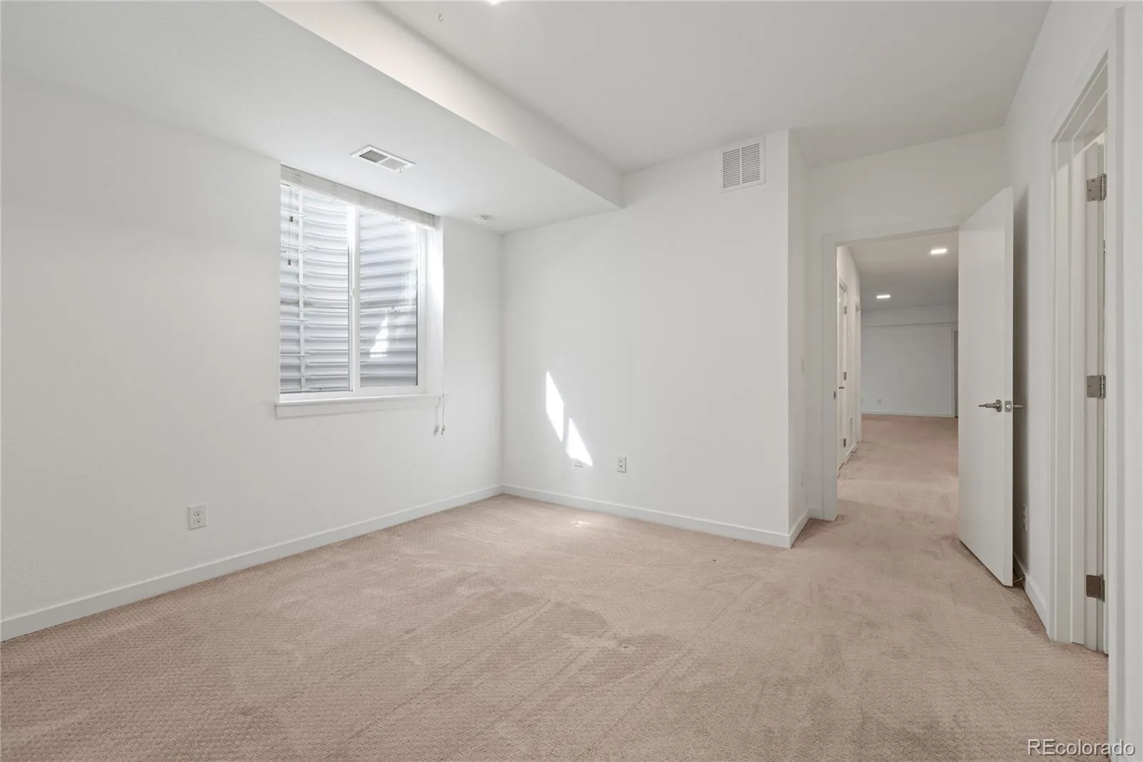 2953 S Delaware Street Englewood CO 80110 | MLS #REC5776769 09252026011414 1600 32