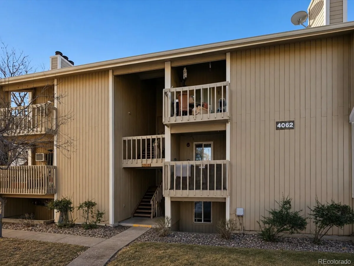 4062 S Atchison Way #302 Aurora CO 80014 MLS #REC5778033 06112026174121 1200 14