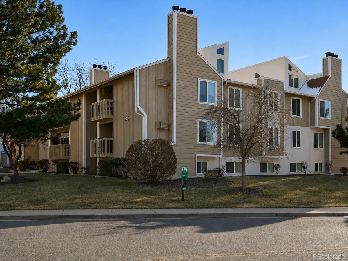 4062 S Atchison Way #302 Aurora CO 80014 MLS #REC5778033 06112026174121 1200 15