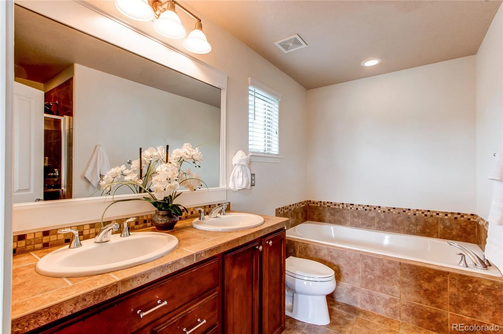 3561 Yosemite Street Denver CO 80238 MLS #REC5778495 05292026183750 1600 24