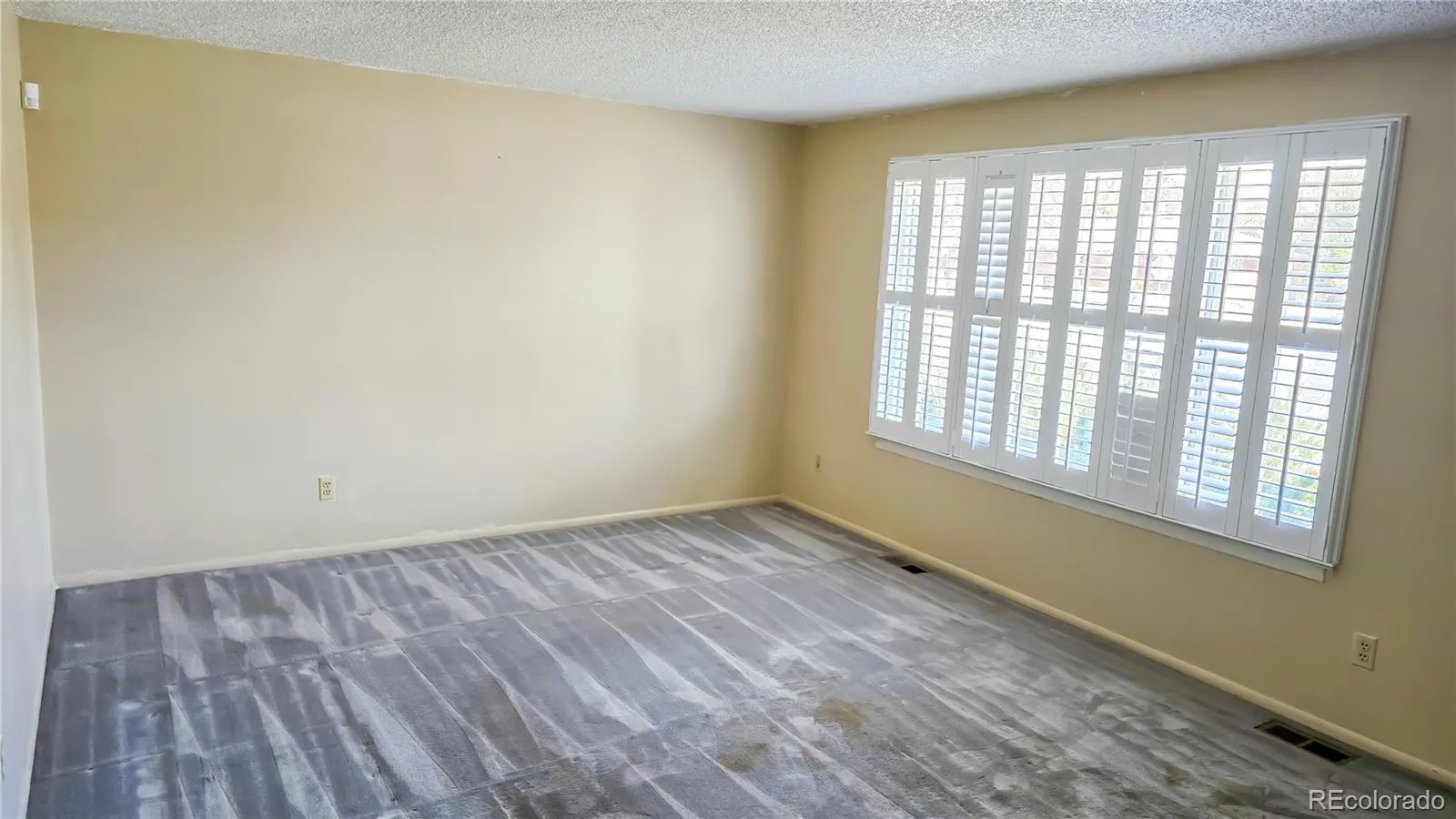 6486 W Iowa Avenue Lakewood CO 80232 MLS #REC5779072 05122026012633 1600 13