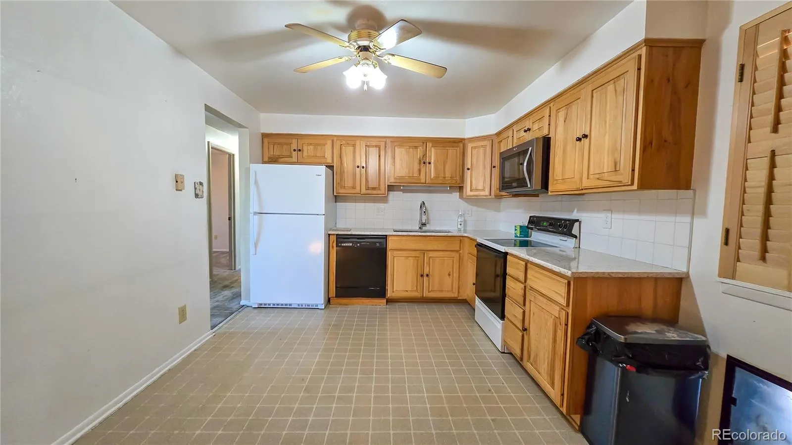 6486 W Iowa Avenue Lakewood CO 80232 MLS #REC5779072 05122026012633 1600 25