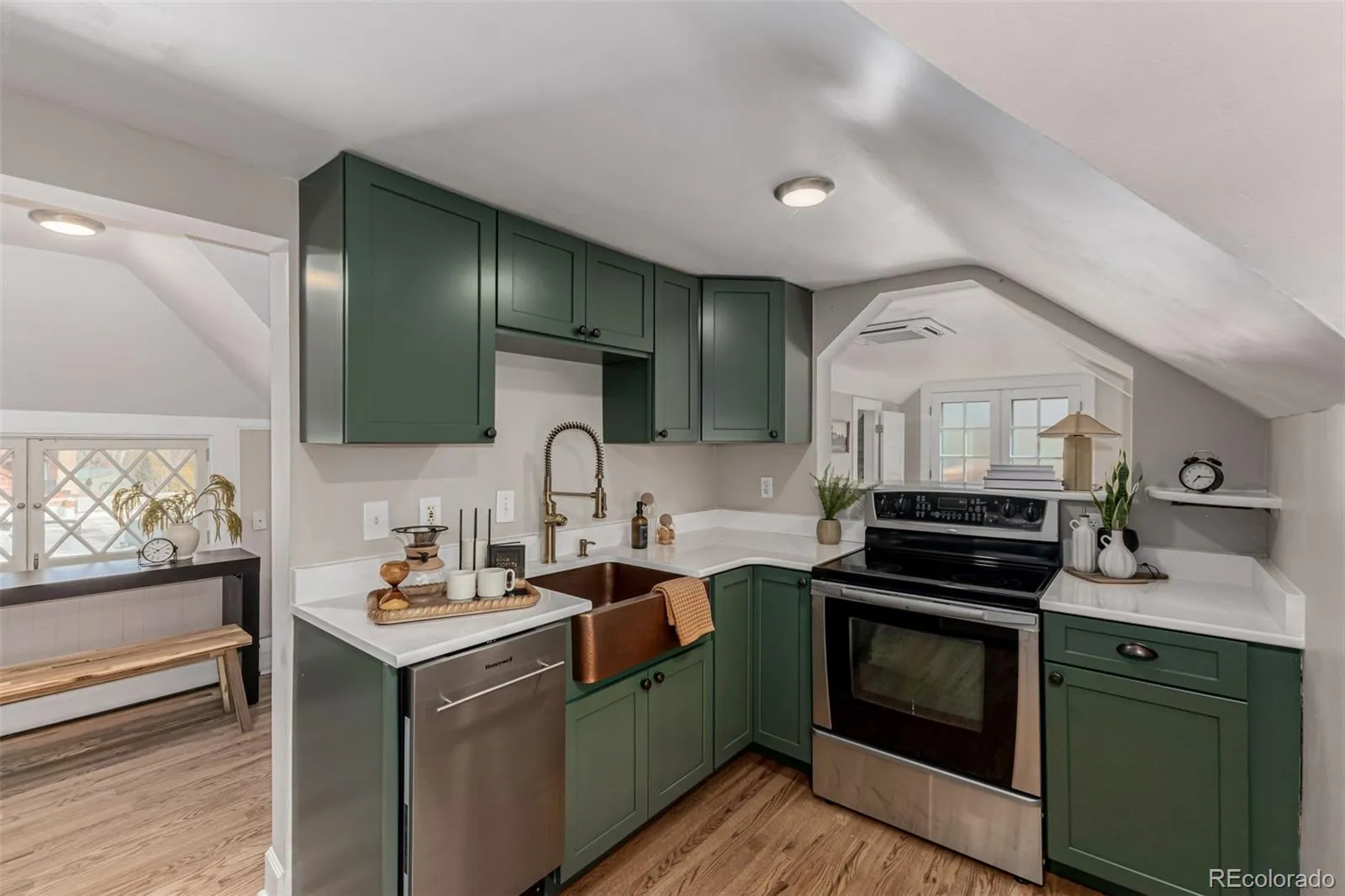 04092026235721 1600 0