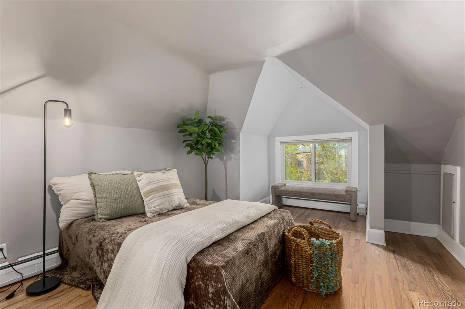 04092026235721 1600 11