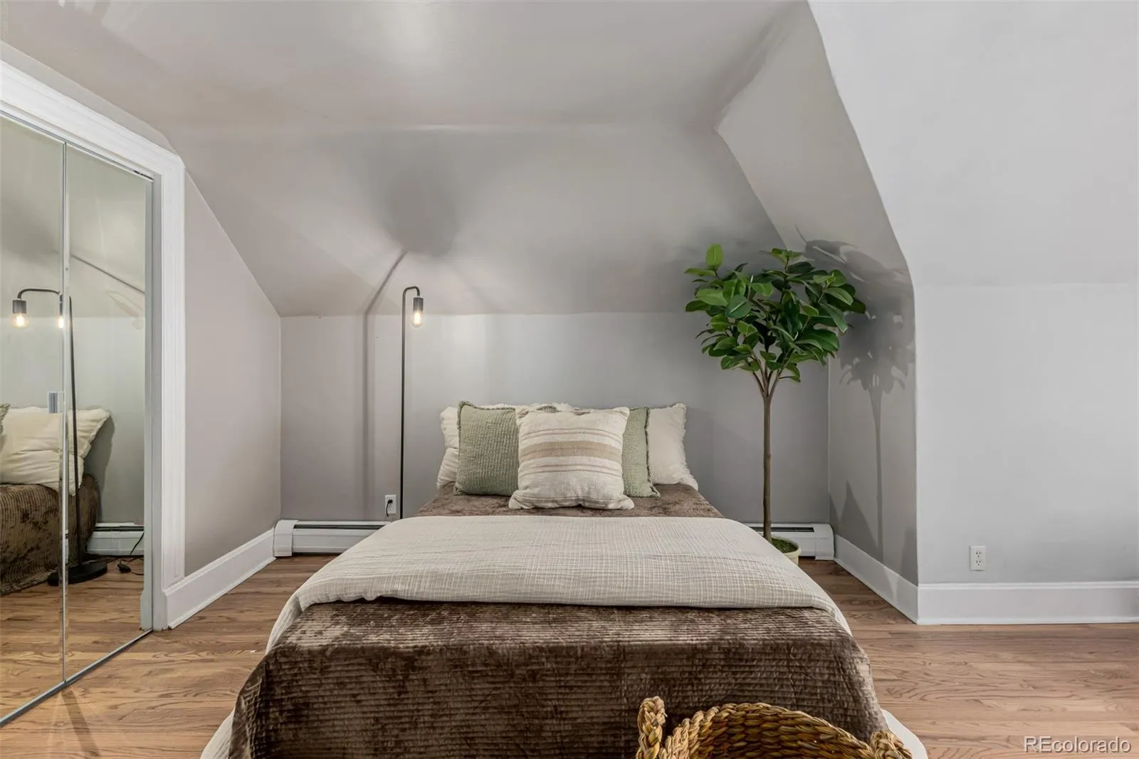 04092026235721 1600 12