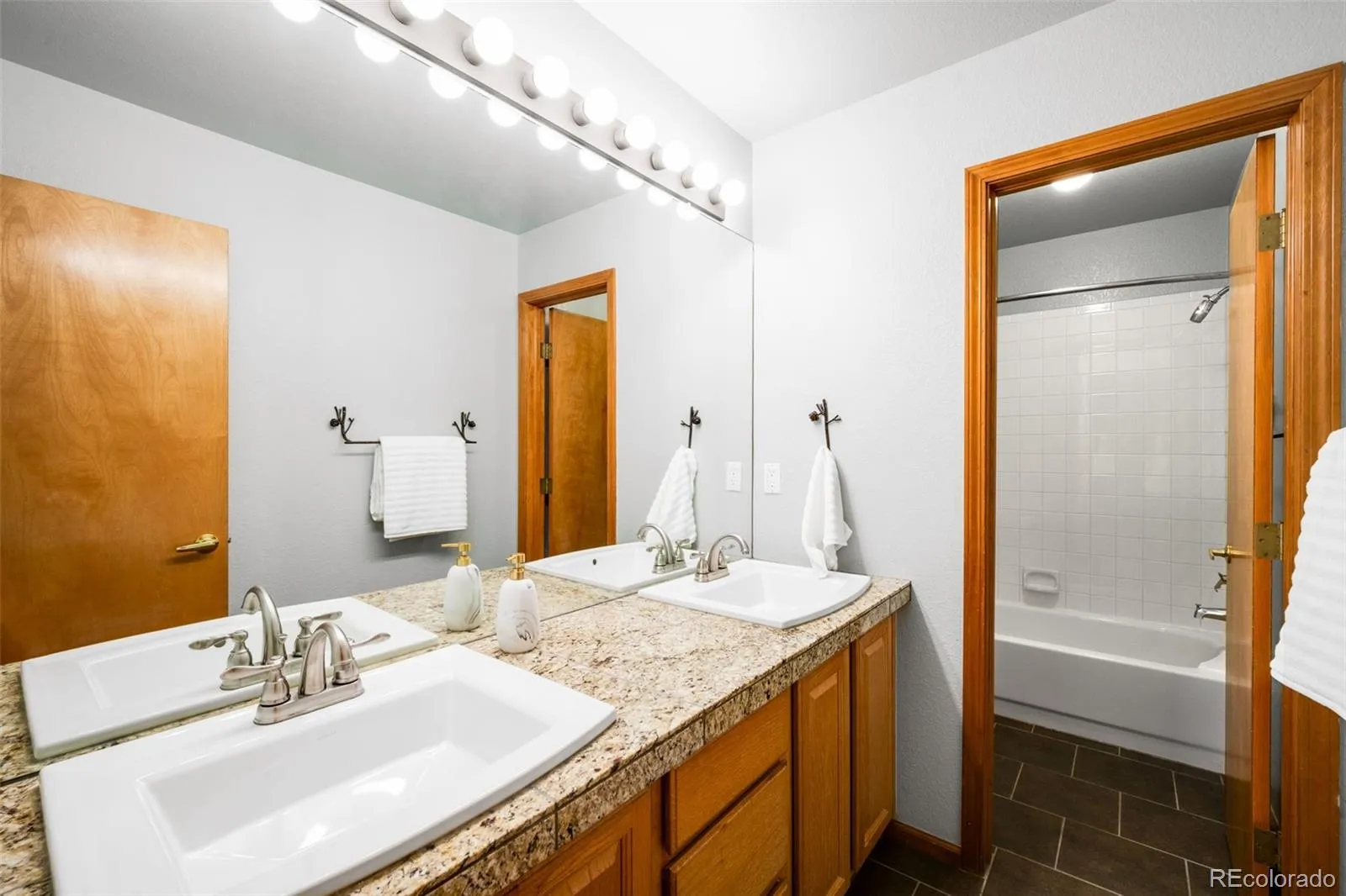7687 S Allison Court Littleton CO 80128 MLS #REC5782498 05062026230546 1600 13