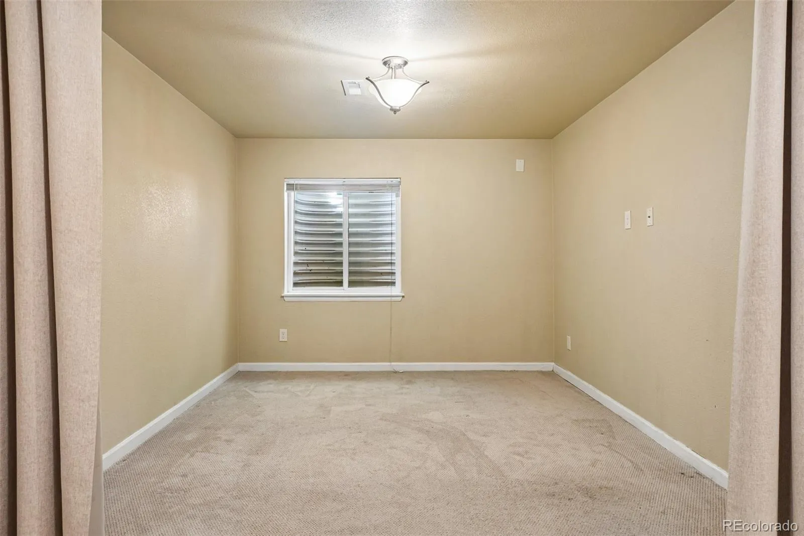 22668 E Lake Place Centennial CO 80015 MLS #REC5782513 04232026172613 1600 40