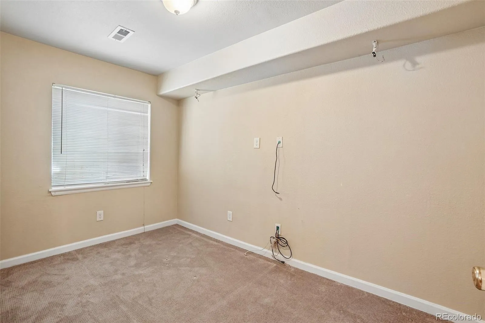 22668 E Lake Place Centennial CO 80015 MLS #REC5782513 04232026172613 1600 41