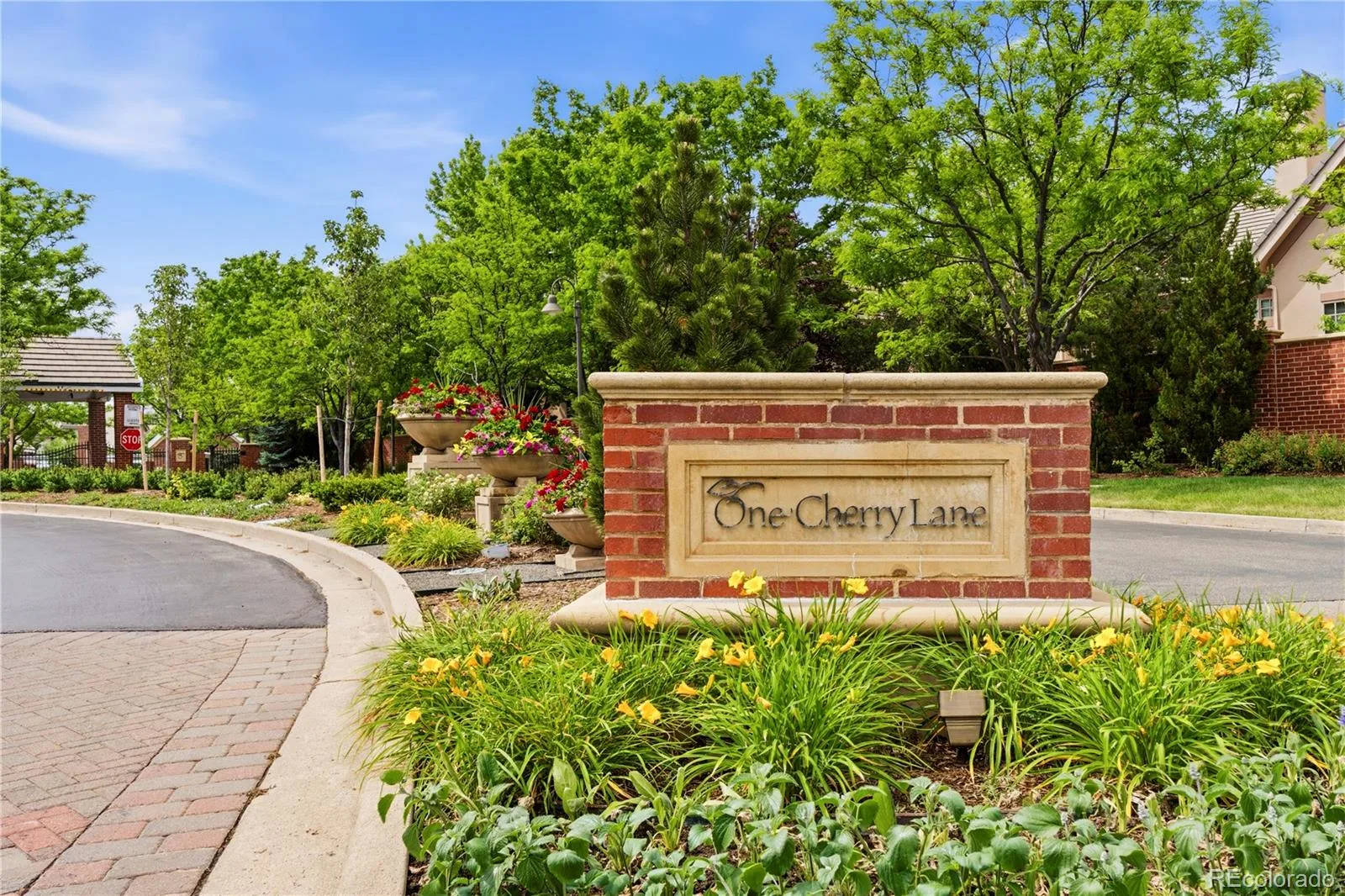 12 Sommerset Circle Greenwood Village CO 80111 | MLS #REC5785120 06122026073738 1600 47