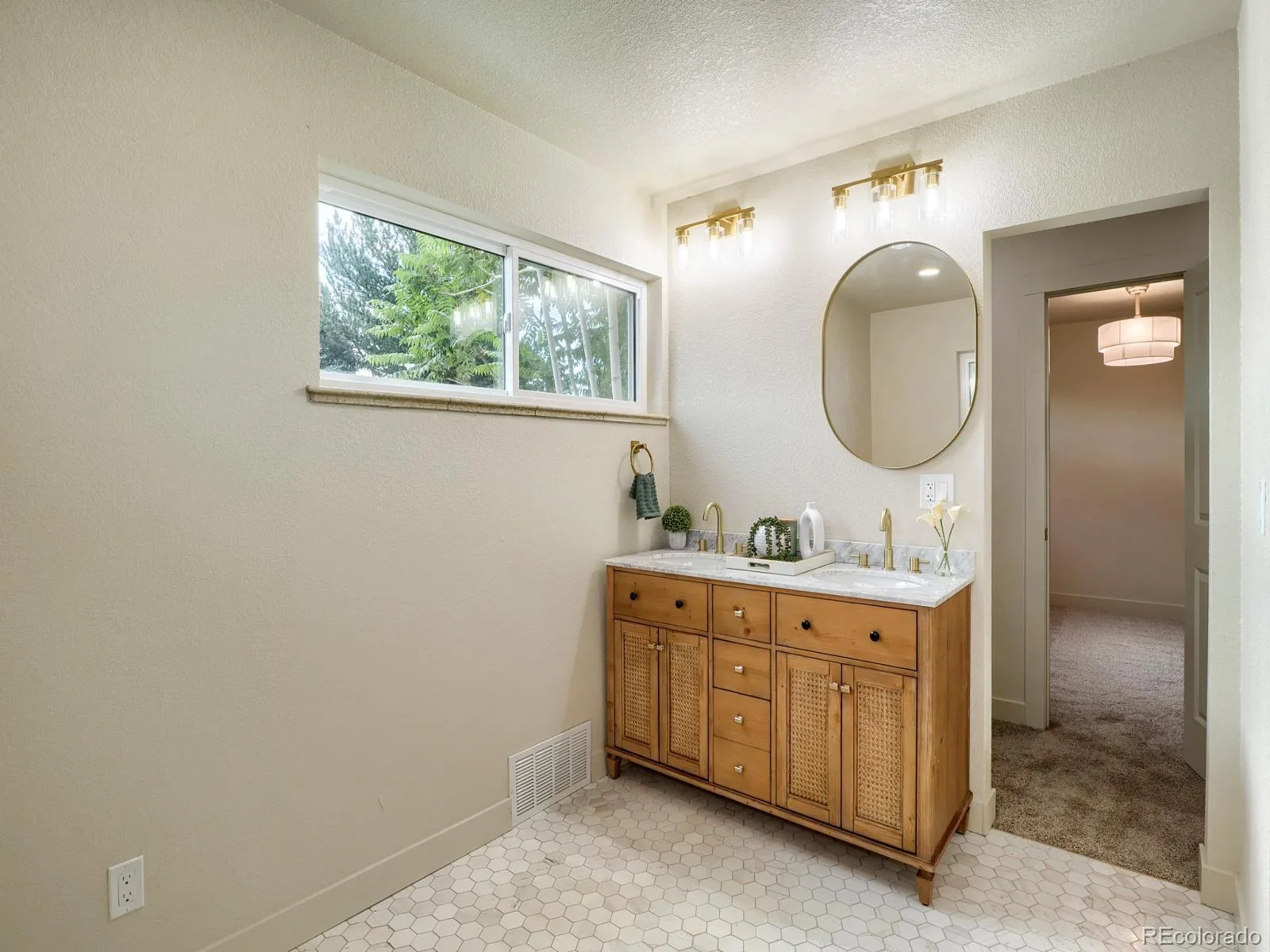 3699 Grape Street Denver CO 80207 | MLS #REC5791018 08182026045307 1600 10