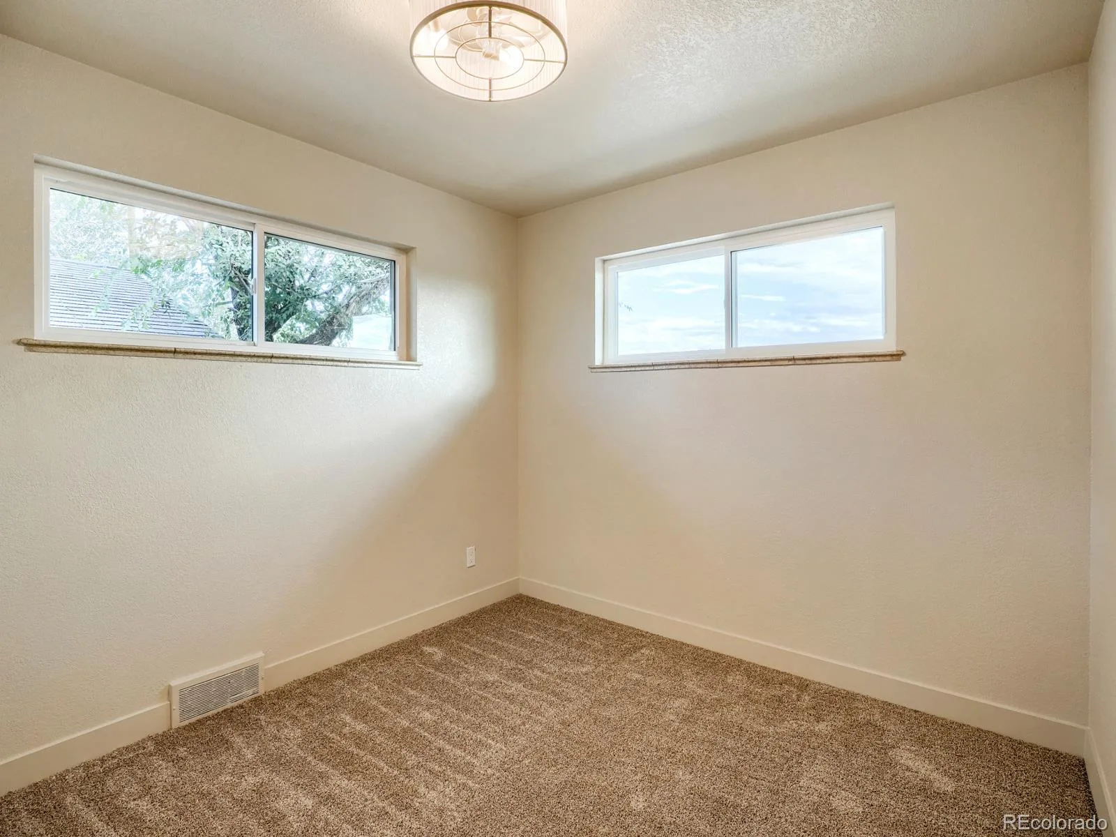 3699 Grape Street Denver CO 80207 | MLS #REC5791018 08182026045307 1600 14