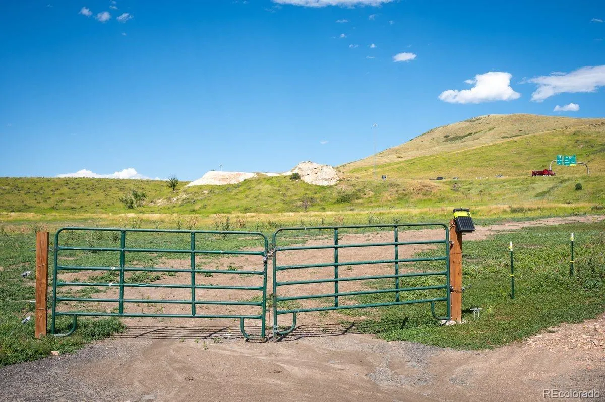670 Rooney Road Golden CO 80401 | MLS #REC5791438 05262026003801 1200 22