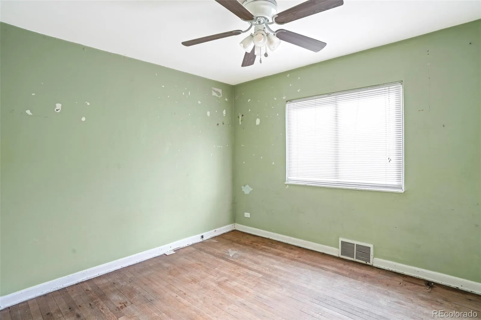 3940 W 17th Avenue Denver CO 80204 MLS #REC5794111 05012026235057 1600 12