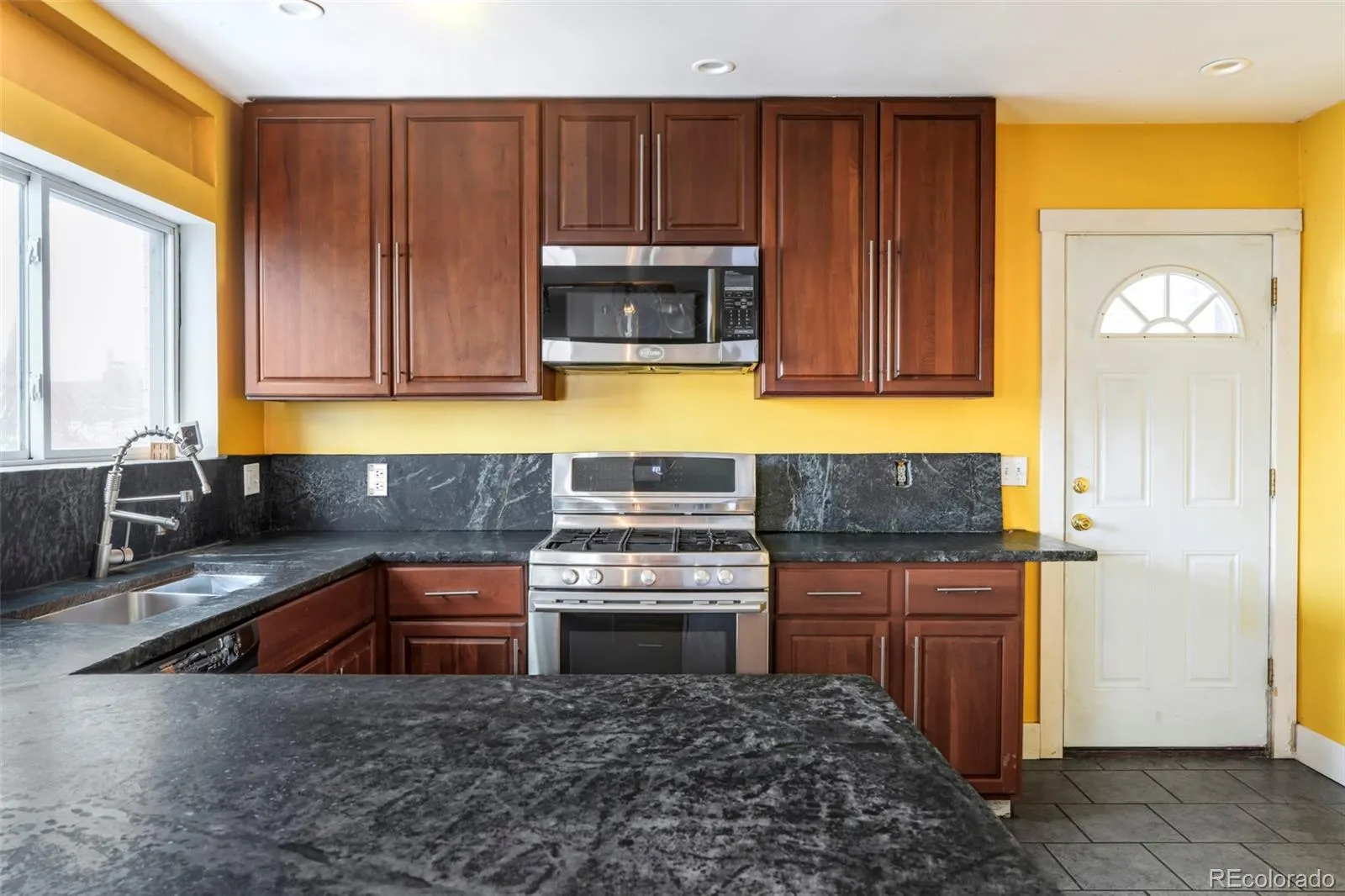 3940 W 17th Avenue Denver CO 80204 MLS #REC5794111 05012026235057 1600 6