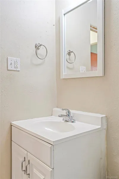 3940 W 17th Avenue Denver CO 80204 MLS #REC5794111 05012026235057 800 10