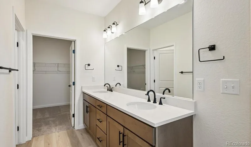 8745 Whiptail Loop Littleton CO 80125 | MLS #REC5796022 10092026183014 800 20