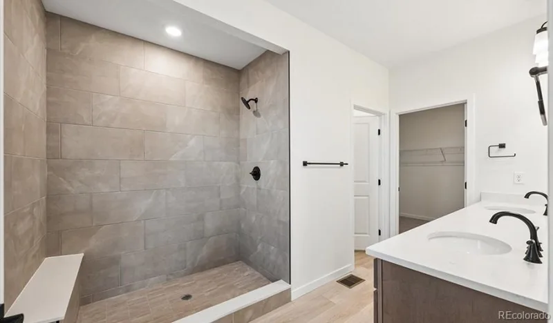 8745 Whiptail Loop Littleton CO 80125 | MLS #REC5796022 10092026183014 800 21