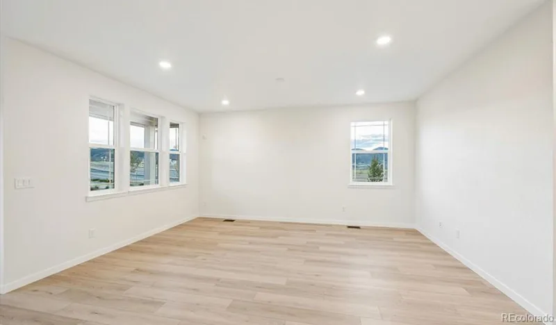 8745 Whiptail Loop Littleton CO 80125 | MLS #REC5796022 10092026183014 800 4