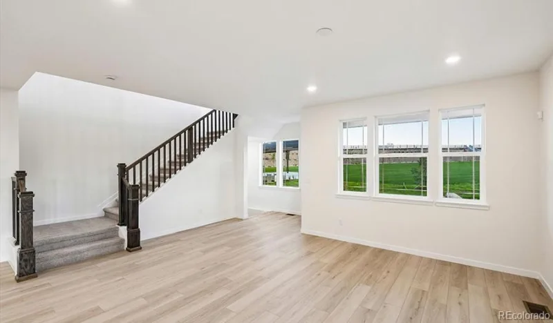 8745 Whiptail Loop Littleton CO 80125 | MLS #REC5796022 10092026183014 800 5