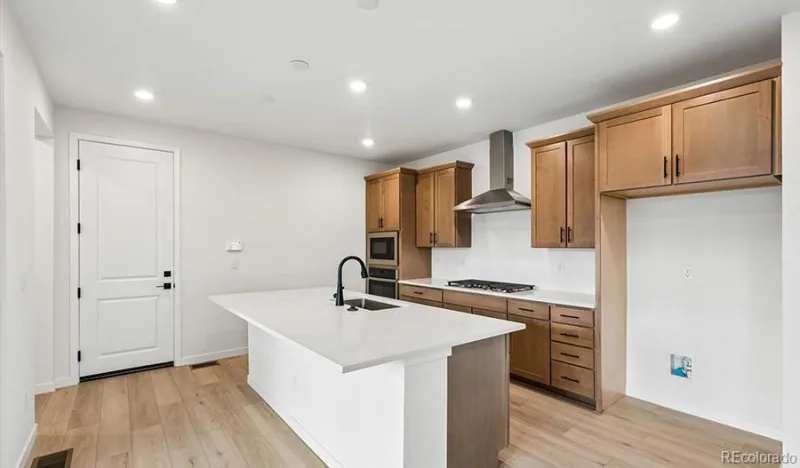 8745 Whiptail Loop Littleton CO 80125 | MLS #REC5796022 10092026183014 800 8