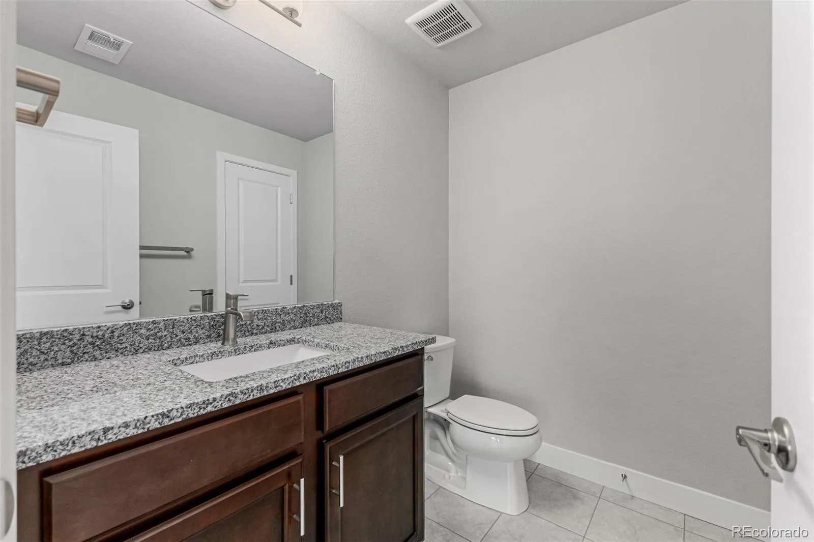 6034 N Nepal Street Aurora CO 80019 | MLS #REC5796355 08122026205215 1600 19