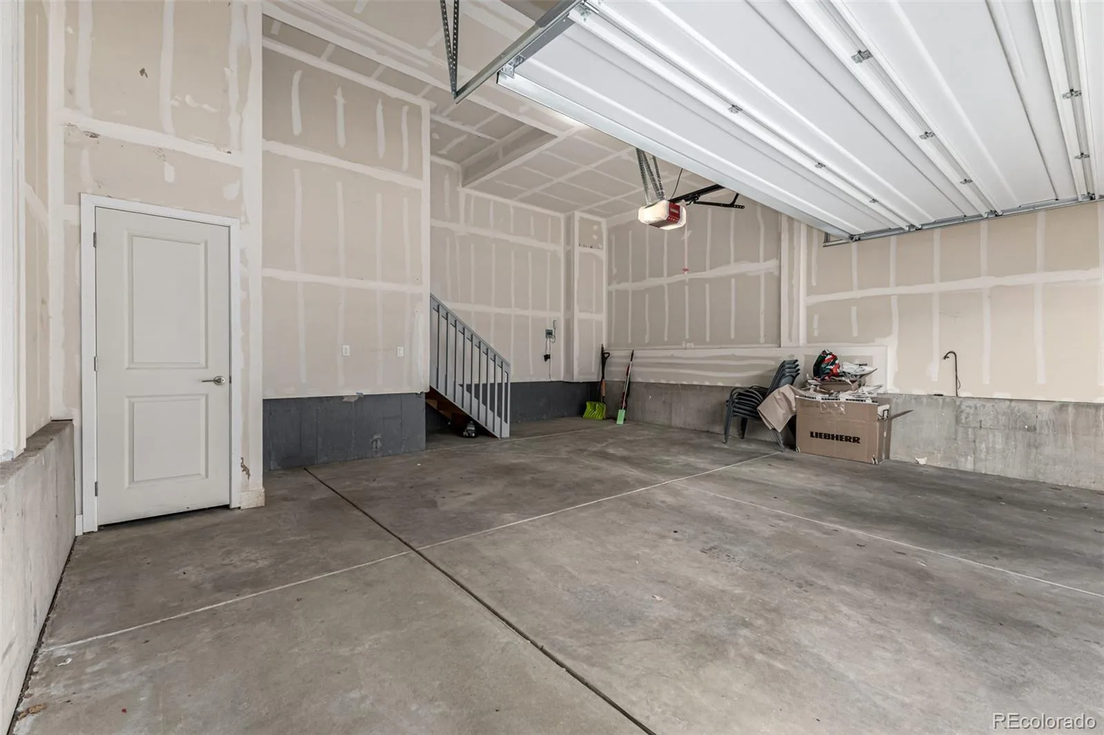 6034 N Nepal Street Aurora CO 80019 | MLS #REC5796355 08122026205215 1600 35