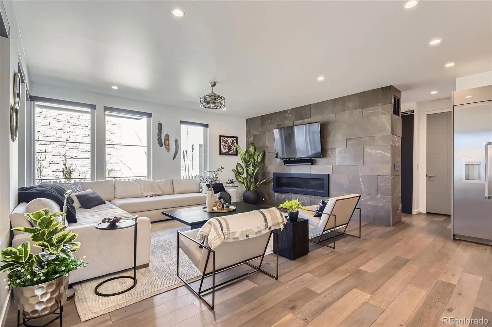 04122026155223 1600 11