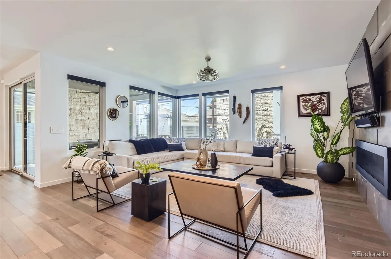 04122026155223 1600 12