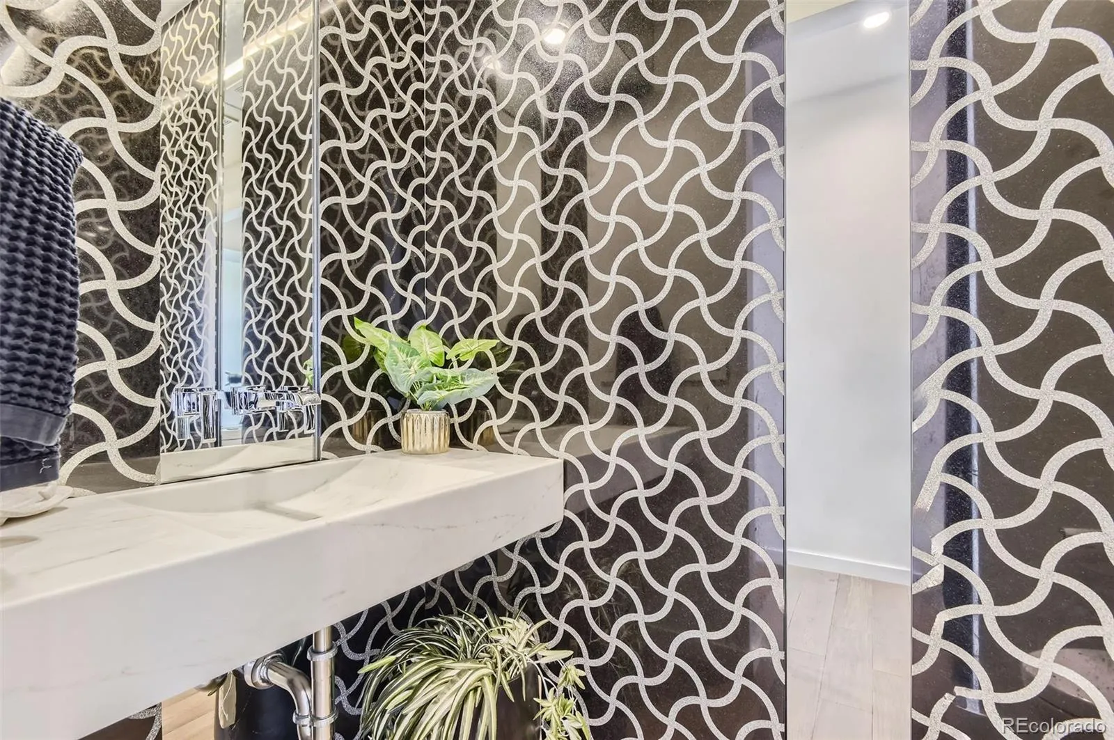 04122026155223 1600 17