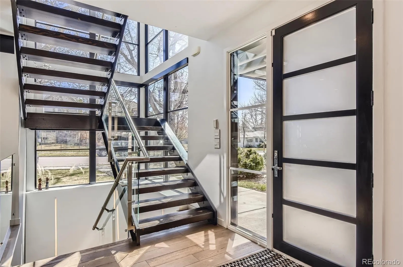 04122026155223 1600 18