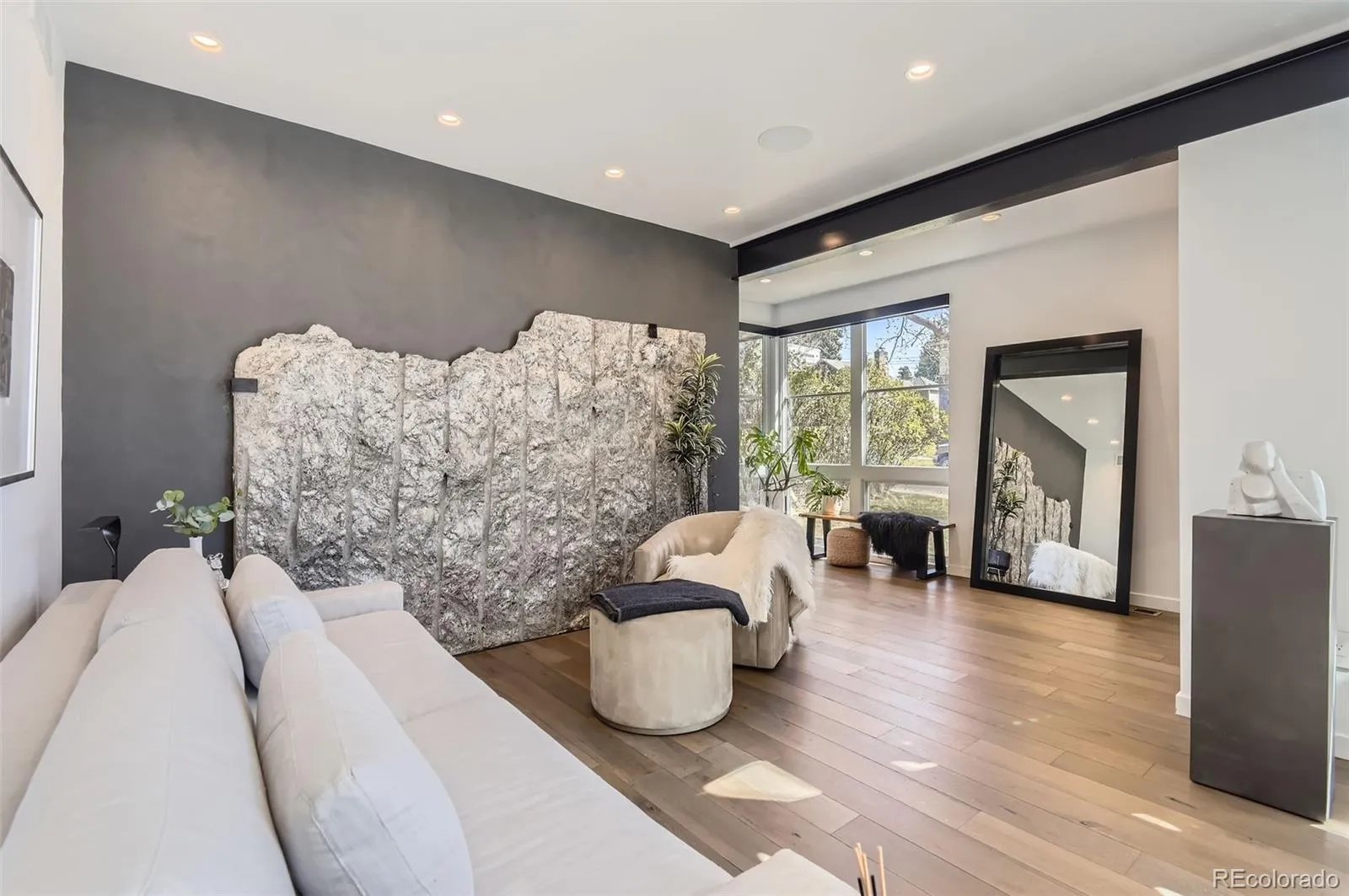 04122026155223 1600 21