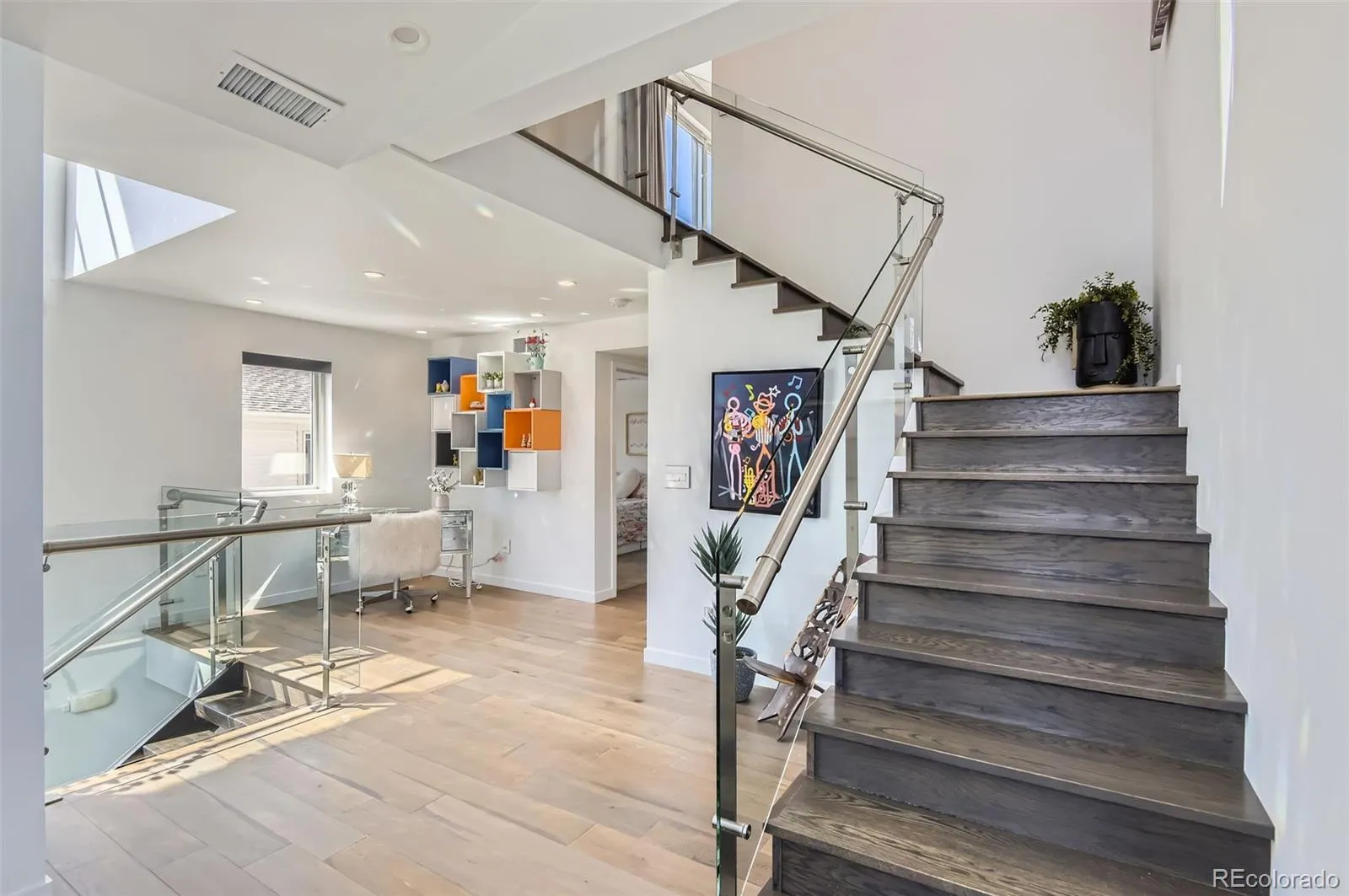 04122026155223 1600 33