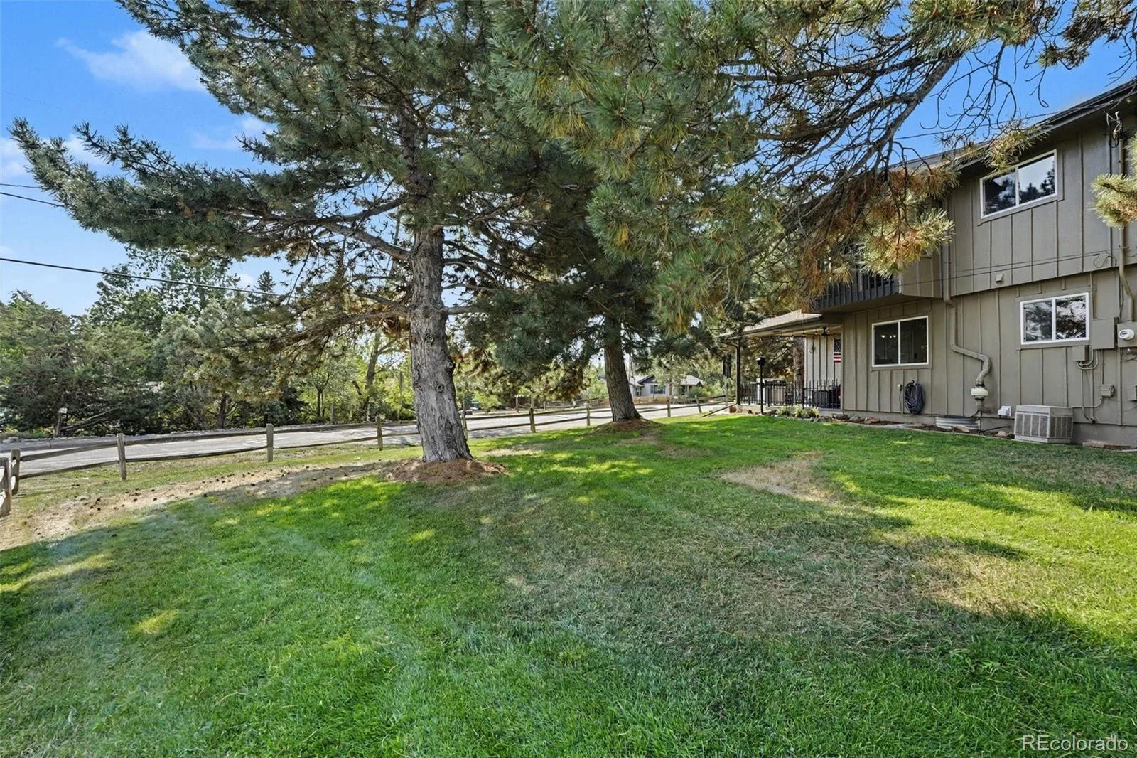 986 Welch Court Golden CO 80401 | MLS #REC5797465 08242026153400 1600 29
