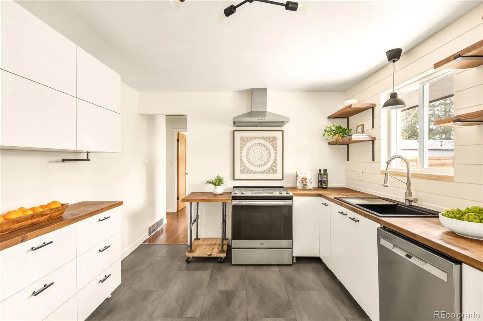 6453 Reed Court Arvada CO 80003 MLS #REC5797617 05192026010739 1600 11