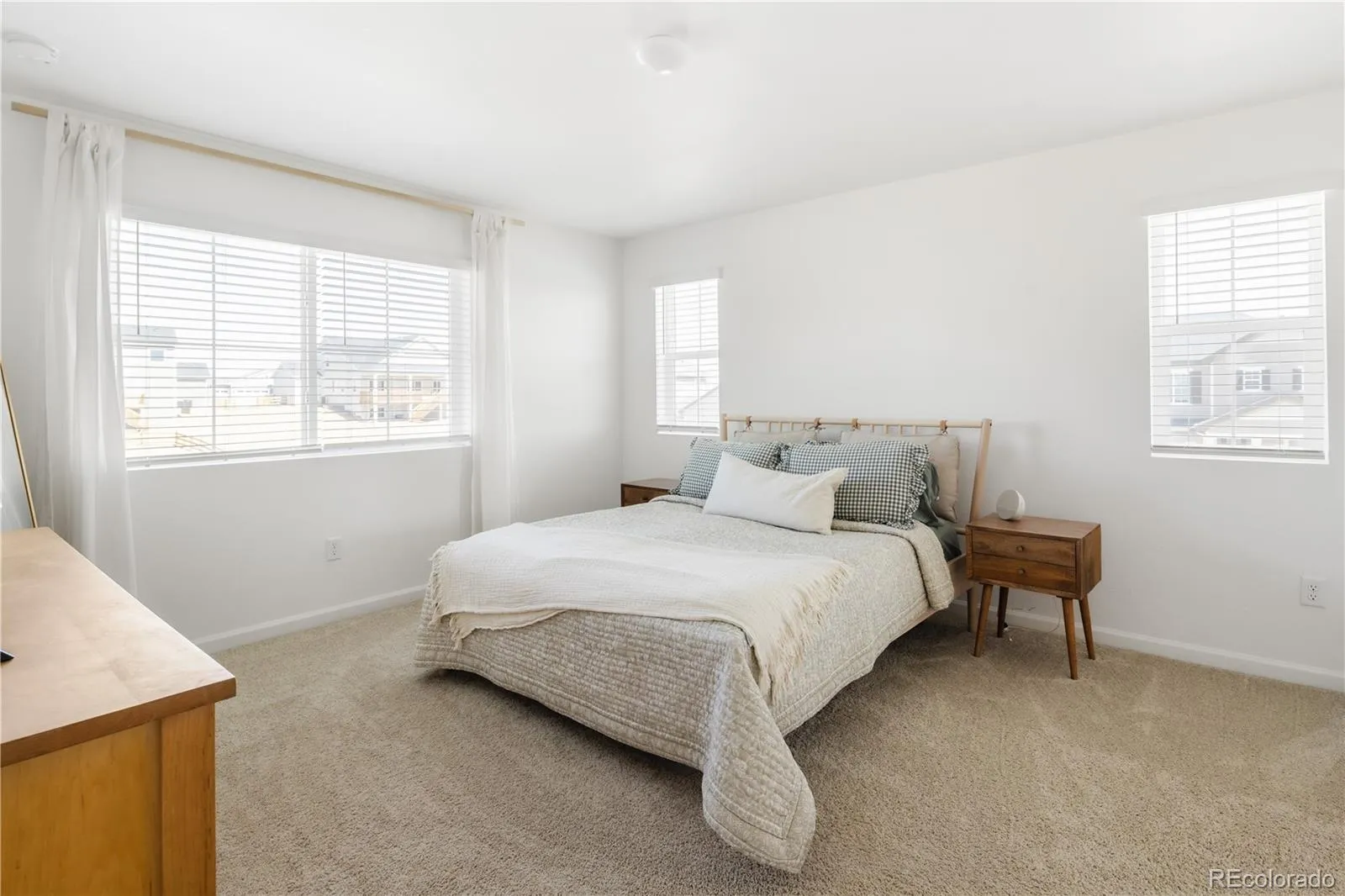 04012026174007 1600 16