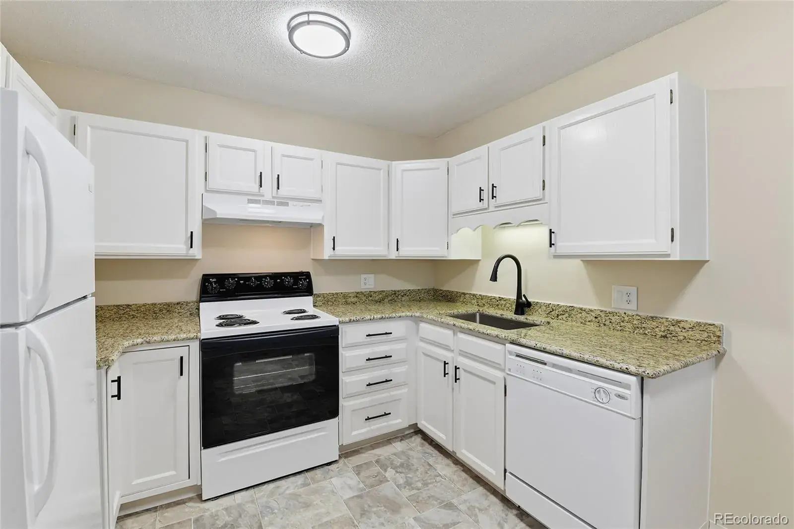 3022 S Wheeling Way #309 Aurora CO 80014 MLS #REC5804033 01312026010535 1600 9