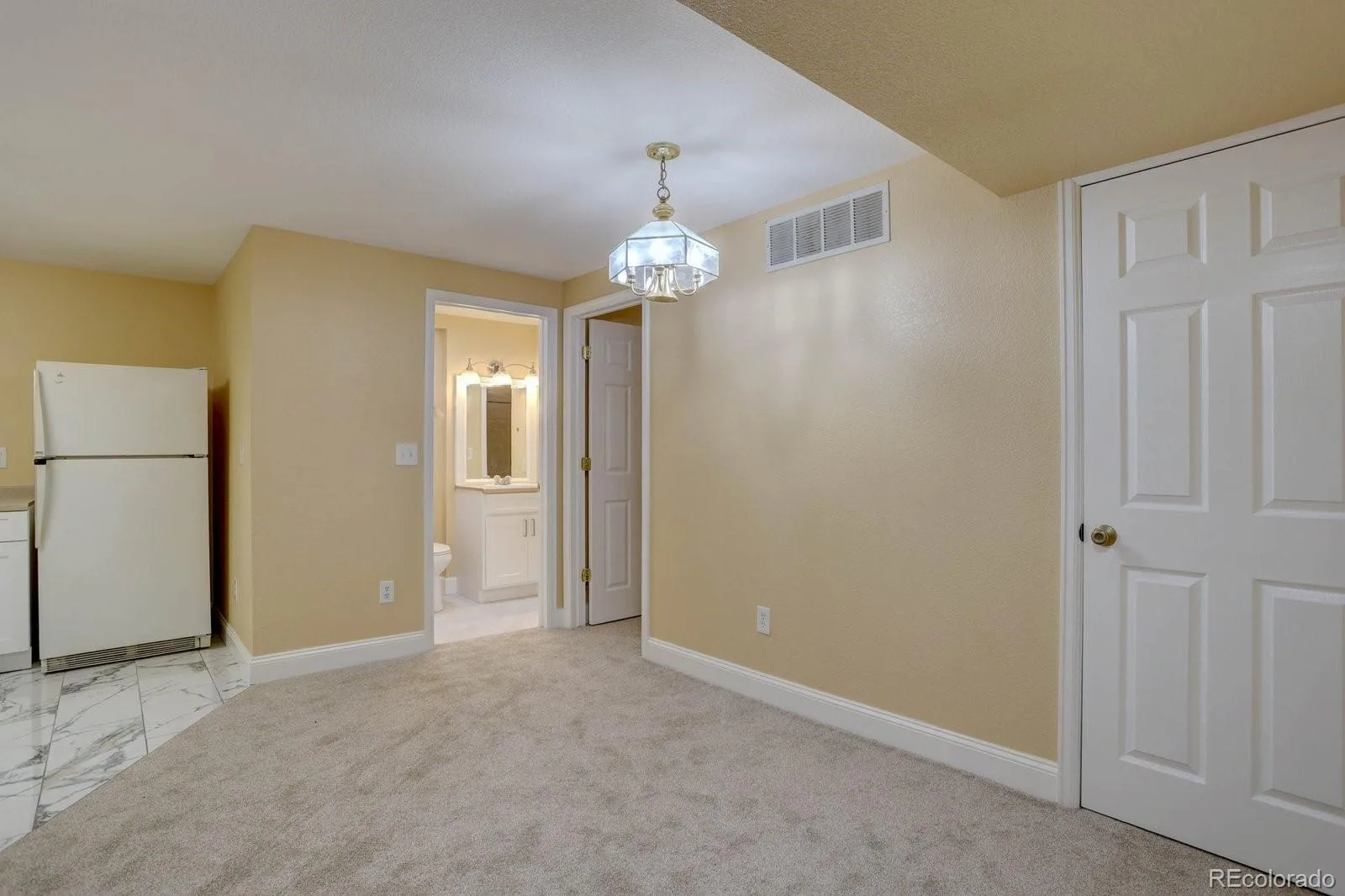 2522 Atchison Street Aurora CO 80011 | MLS #REC5805242 09242026053603 1600 24