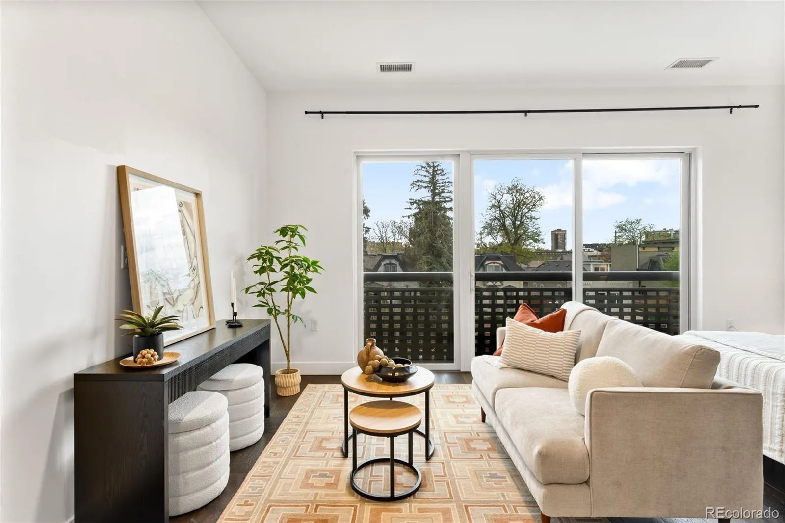 04102026212626 1600 1