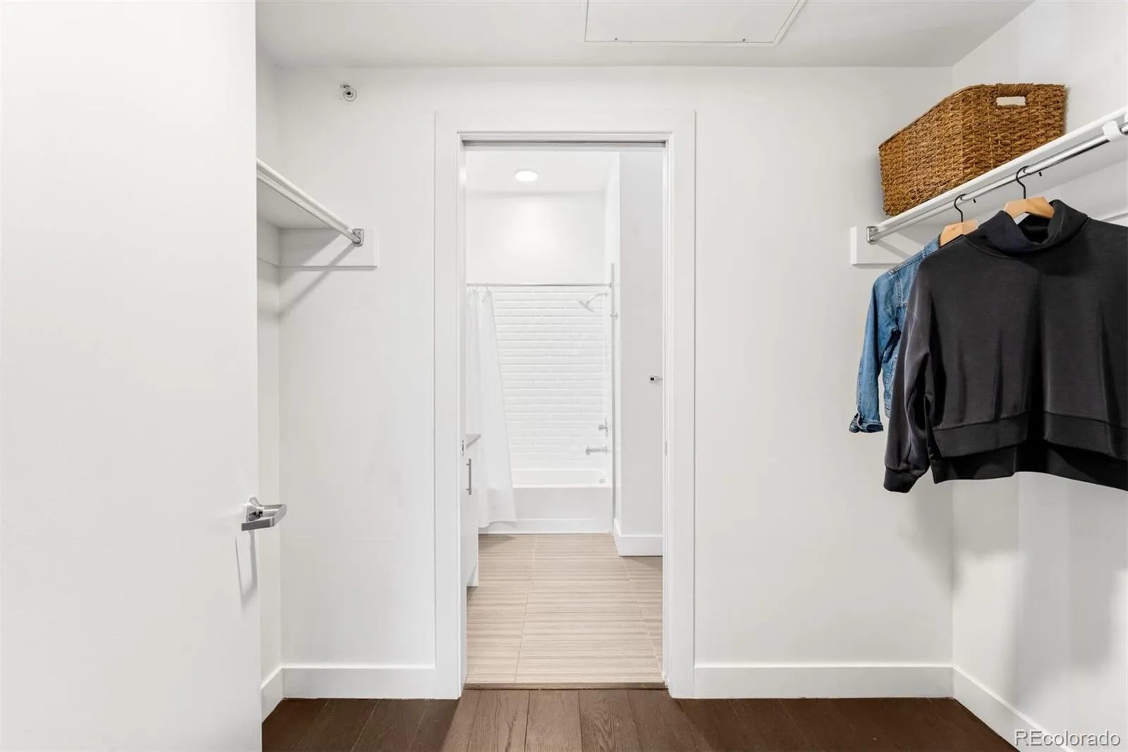 04102026212626 1600 10